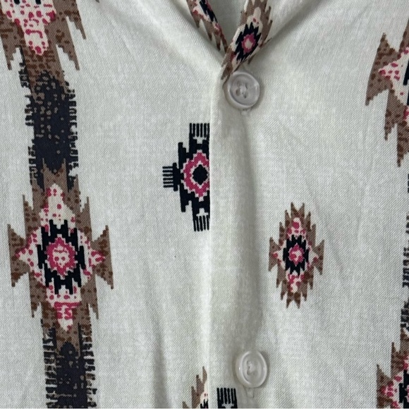 No Boundaries Southwestern Aztec Print Button Up Short Sleeve Shirt Size S - Picture 3 of 5